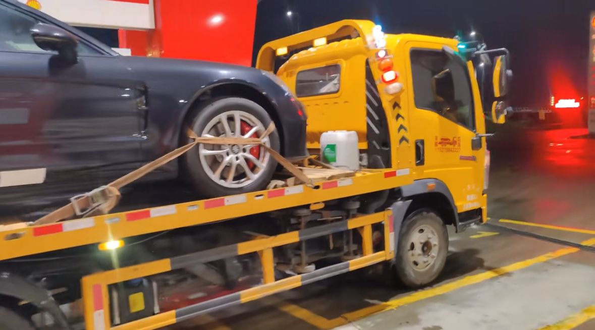 昌吉行车途中遇到突发状况该如何呼叫道路救援？